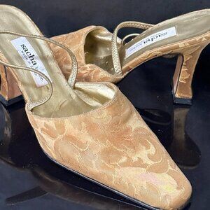 Sacha London Tapestry Shoes Size 7 EUC Vintage Pointed Baroque peach